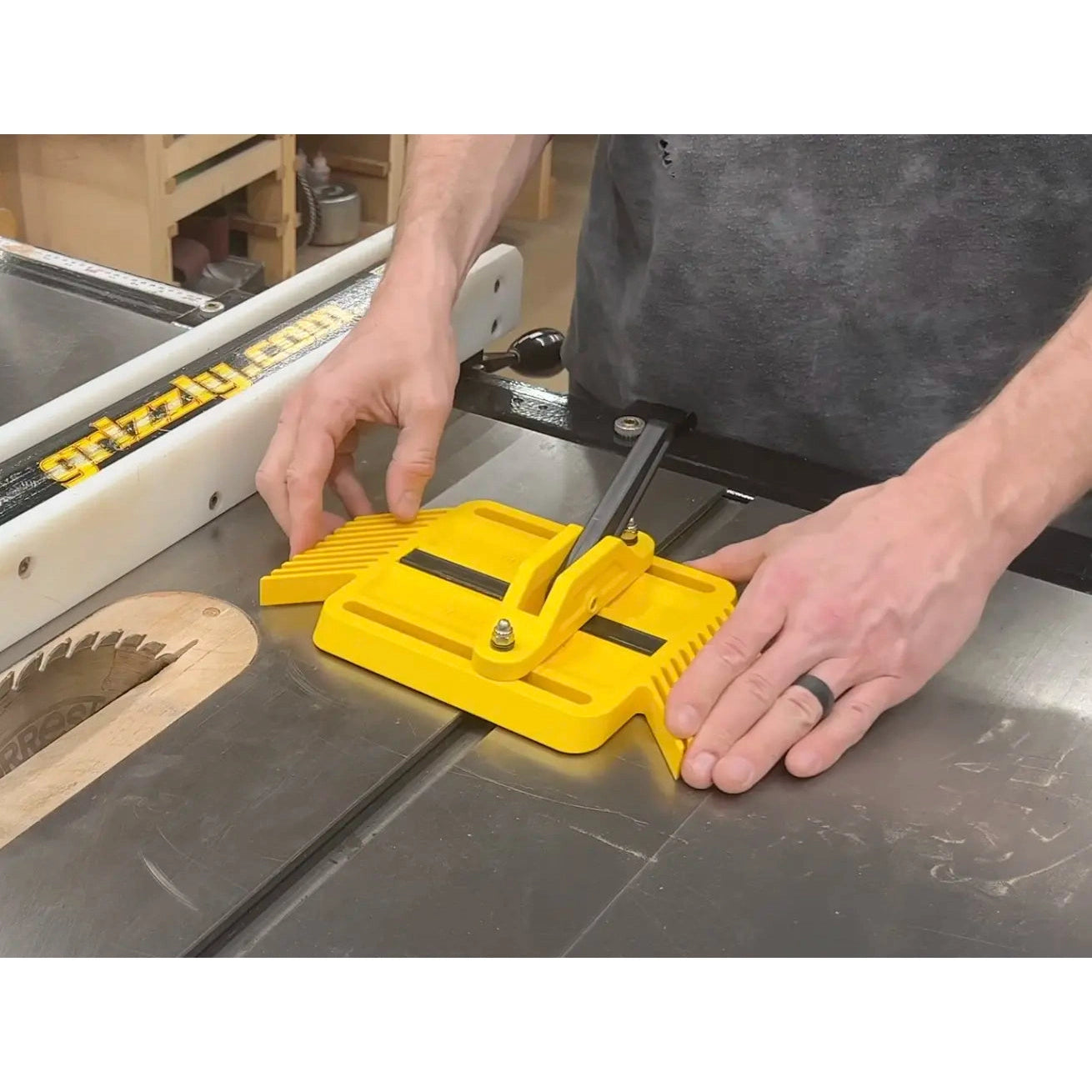 SavR Magnetic DIY Feather Boards for Tablesaws