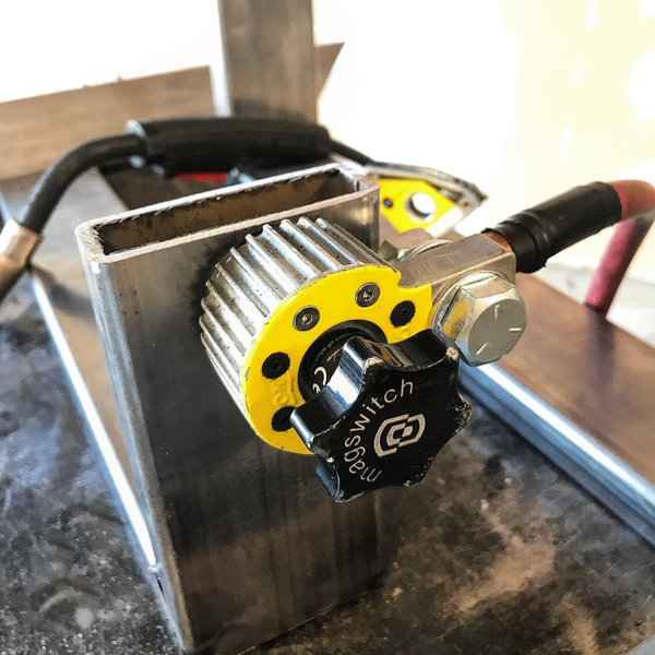 300 Amp Magnetic Welding Ground Clamp - 8100746